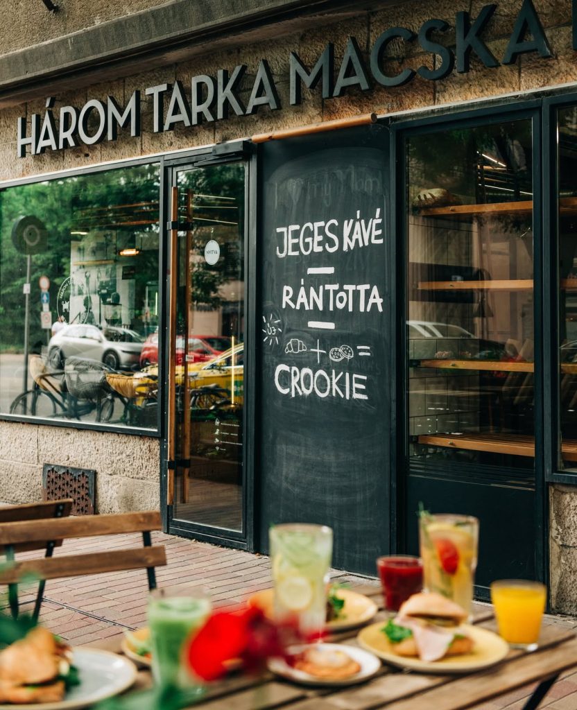 Kép forrása: Három Tarka Macska instagram oldal